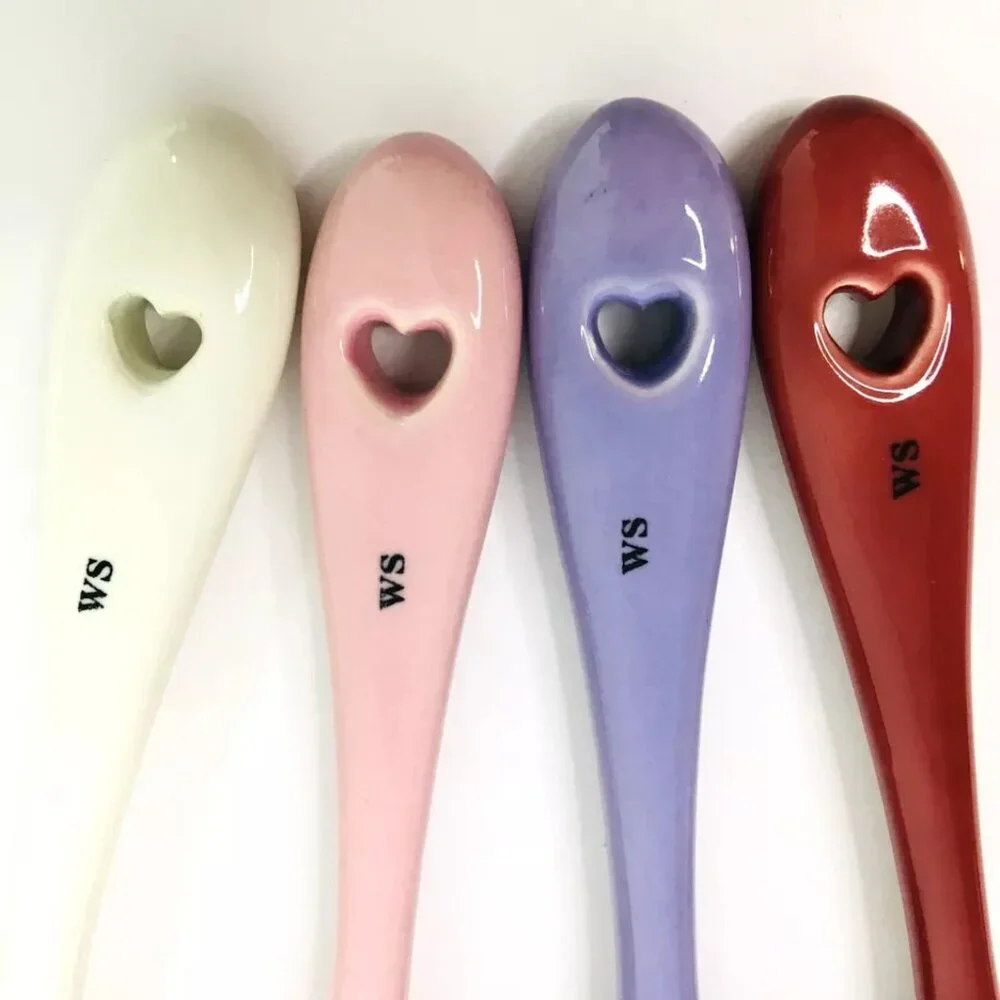 Williams Sonoma 4 Heart Mugs Pink Purple Red White Matching Heart Spoons